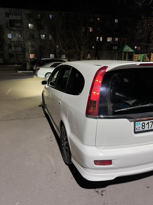 Продам машину honda stream