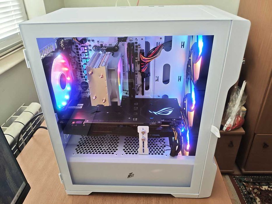 Геймърски компютър, Ryzen 3500x, Asus Rog Strix 1070, 16gb Ram, 960Gb