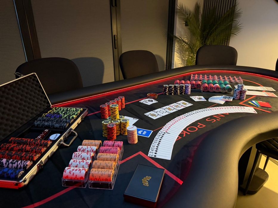 Masa Poker cu jetoane personalizate CustomTables.eu Bucuresti stoc urgent