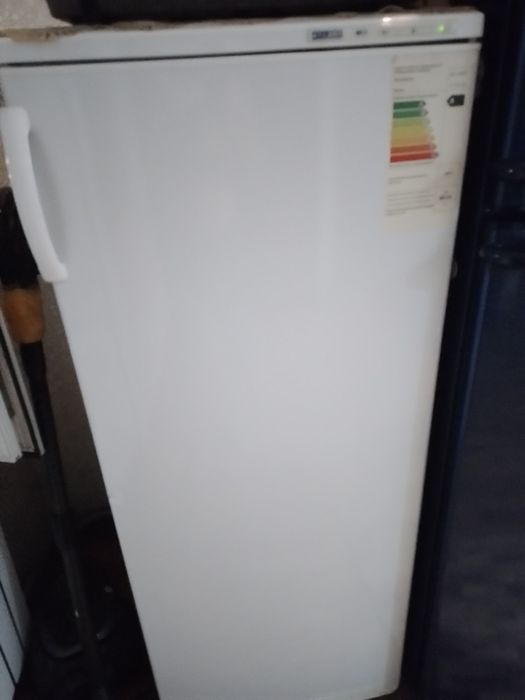 Продам морозильник