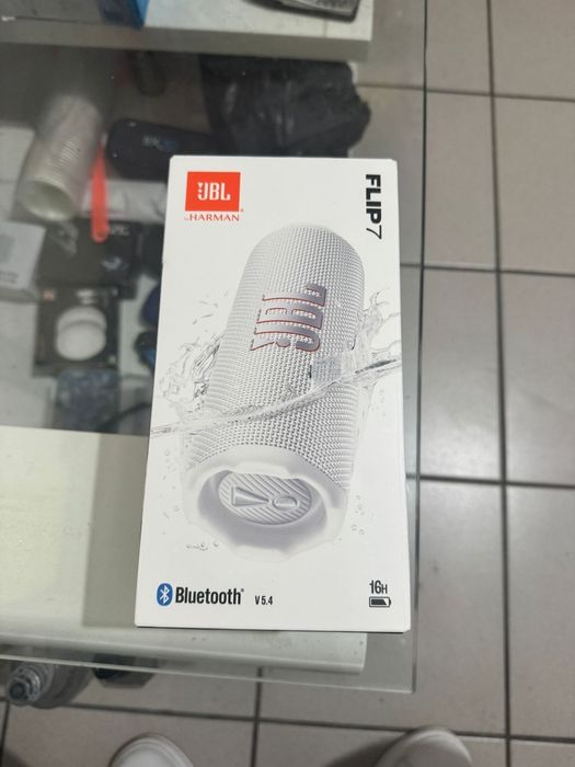 Vind Boxa Jbl noua