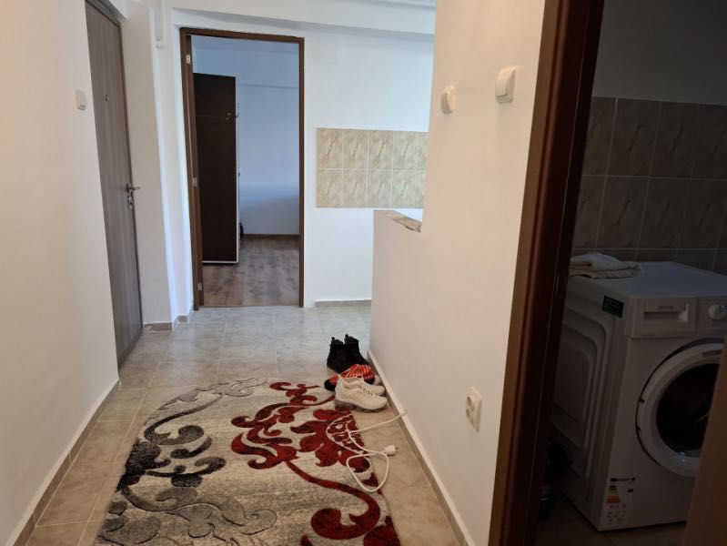 Închiriez apartament zona Doiceşti