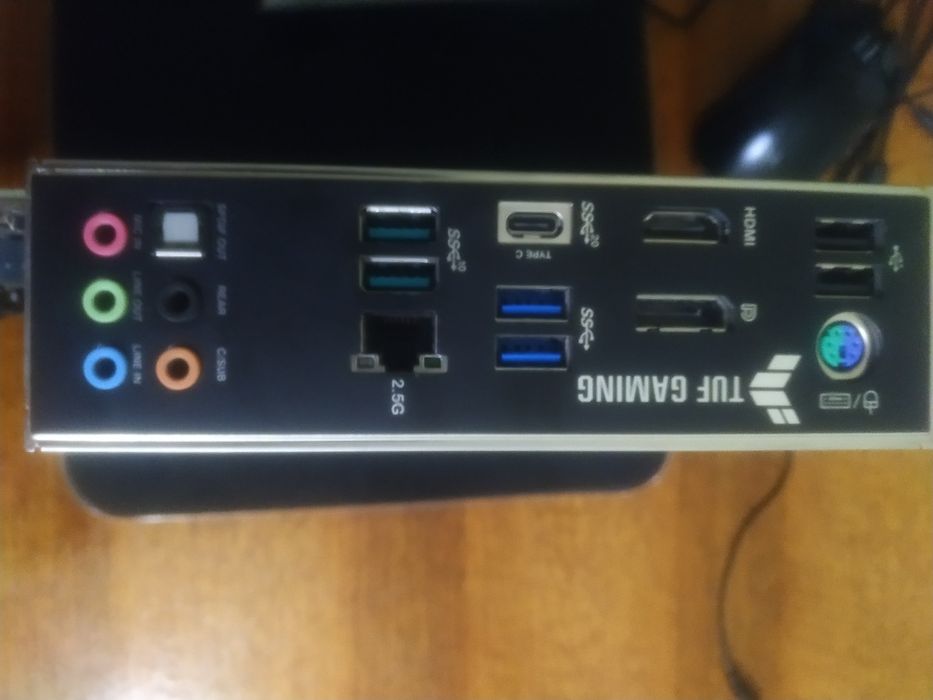 Продам материнскую плату ASUS TUF GAMING Z590