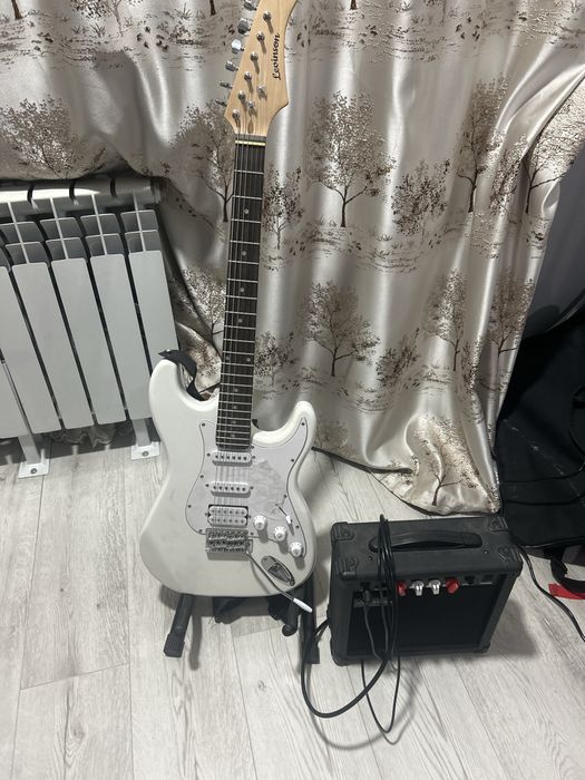 Продам электро гитару