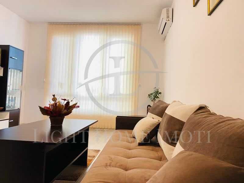 Продава се Четиристаен апартамент в Пловдив, Център - 89 кв.м за 3427 €/кв.м - Снимка #2