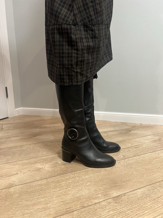 Продам демисезонные сапоги