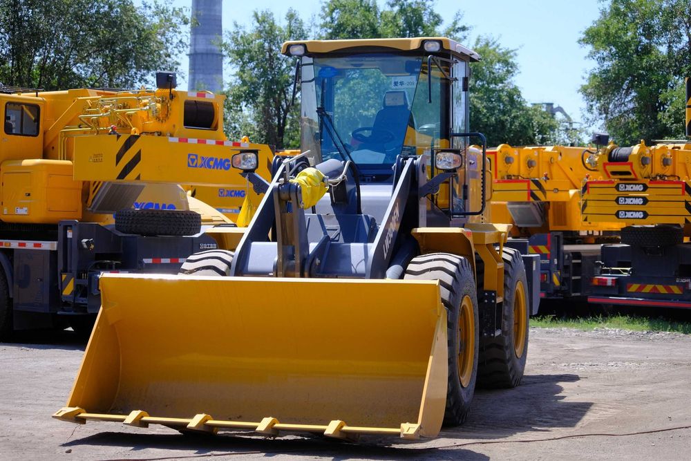 Фронтальный погрузчик XCMG LW300FN 1.8 куб