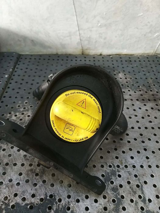 Conducta teava umplere ulei motor 1.5 dci renault kangoo 152584754r