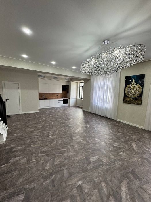 Замона тойхона ропарасида 160 кв 5 хона дуплекс   3-4 этаж сотилади