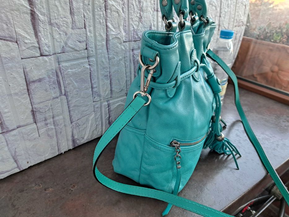 дамска чанта,малка тюркоазена кожена чантичка-естествена кожаLANCASTER