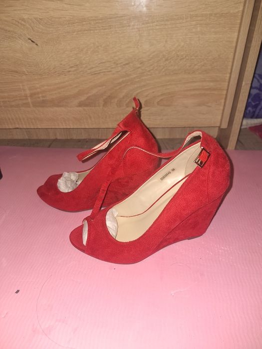 Обувь разная,  отдам за 6000