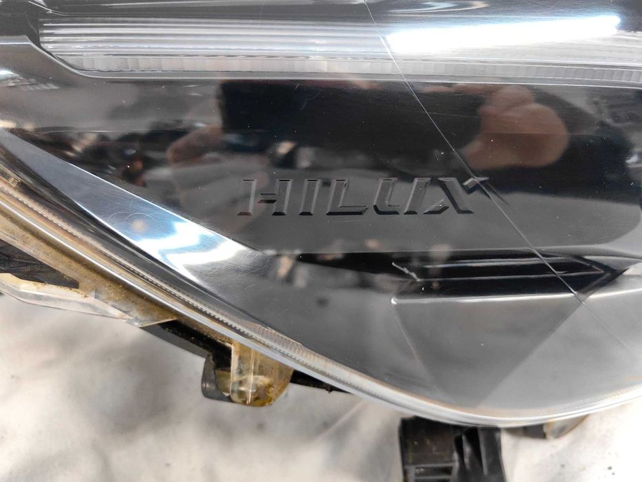 Оригинален фар Тойота  Toyota Hilux Full Led