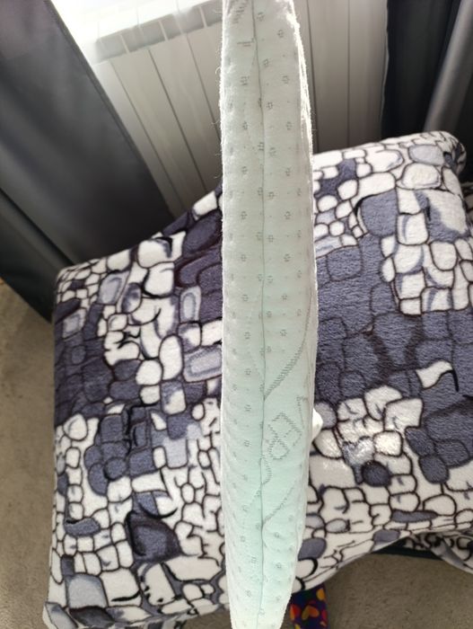 Кошара с люлеещ механизъм и матрак