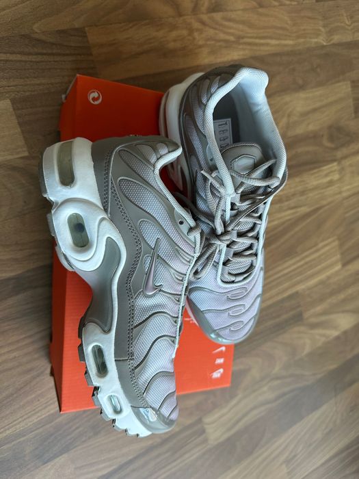 Дамски снейкъри Nike Air Max PLUS