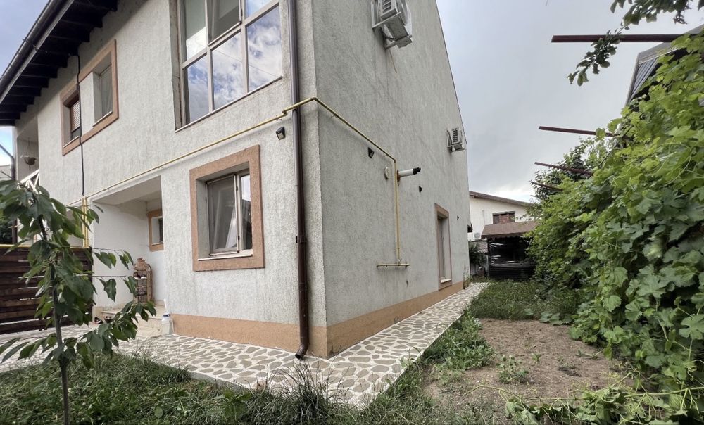 Inchiriez casa comuna berceni