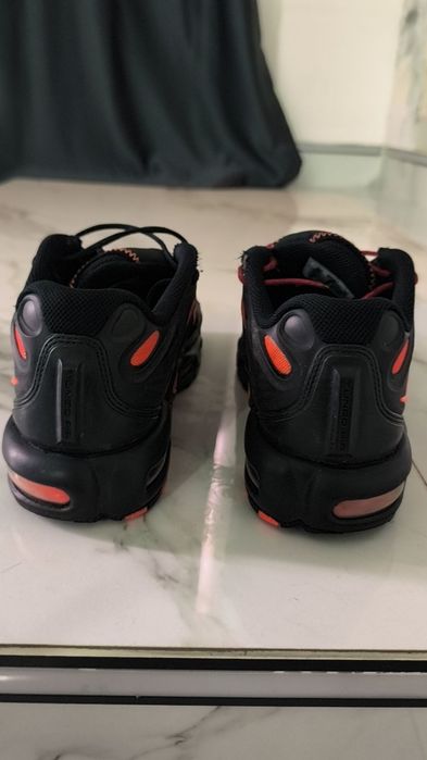 Nike TN Air Max Plus Drift 42.5 Black Red aproape noi