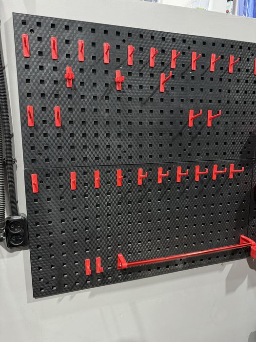 Стенд настенный для дома и гаража