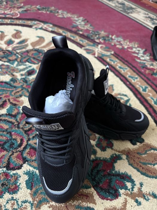 Кросовкы новый 40 размер