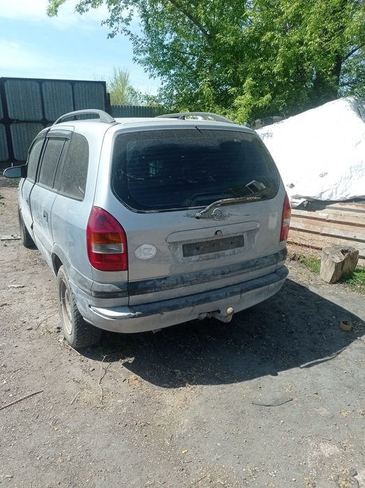 Opel zafira 2001 г.