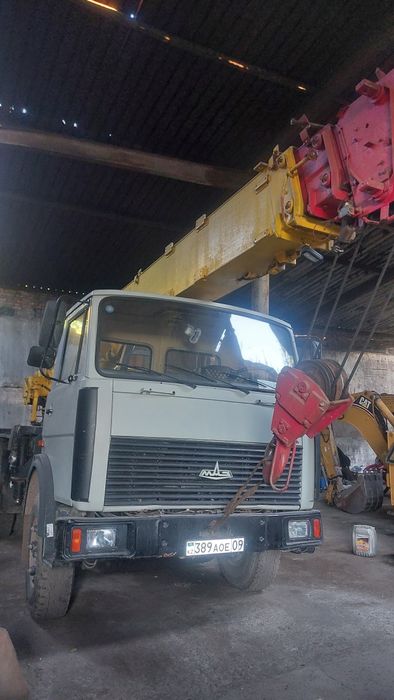 Продаю автокран 16тонн,18метров