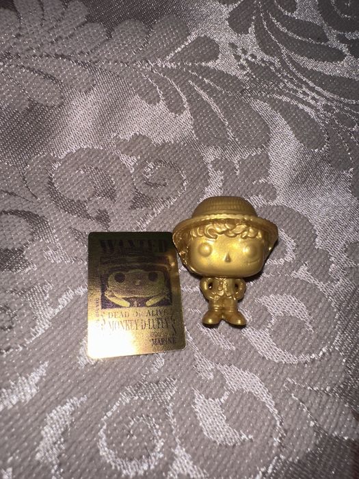golden луффи kinder joy&funko pop.