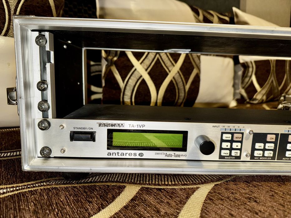 Tascam TA 1VP procesor voce cu case
