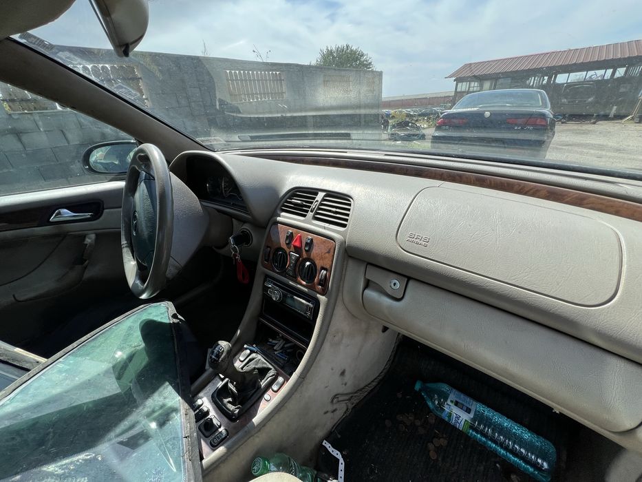 Mercedes CLK (W208 2.0i) на части