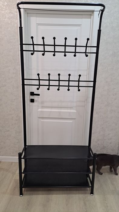 Вешалка в хорошем состоянии