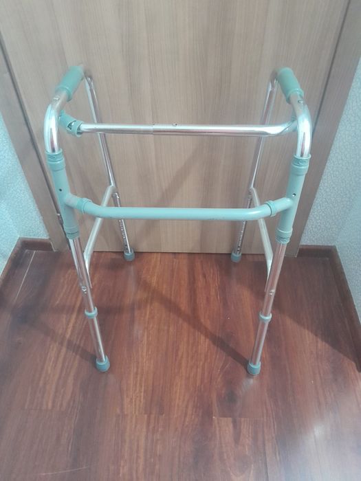 Продам ходунки для взрослых
