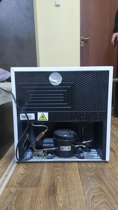 Маленький холодильник