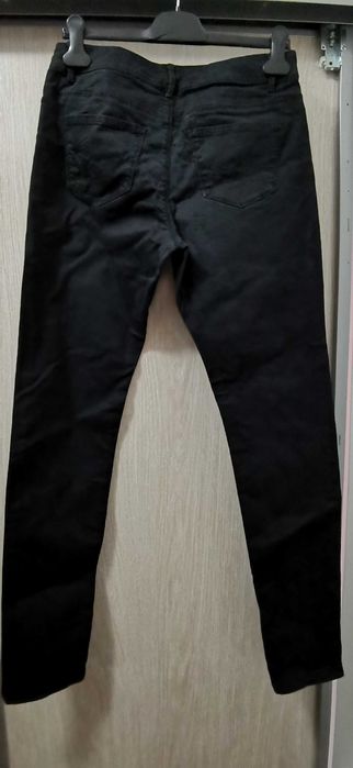 Vând 2 perechi de blugi clasici, negri, Esprit, 38 și 40, 70 lei/buc