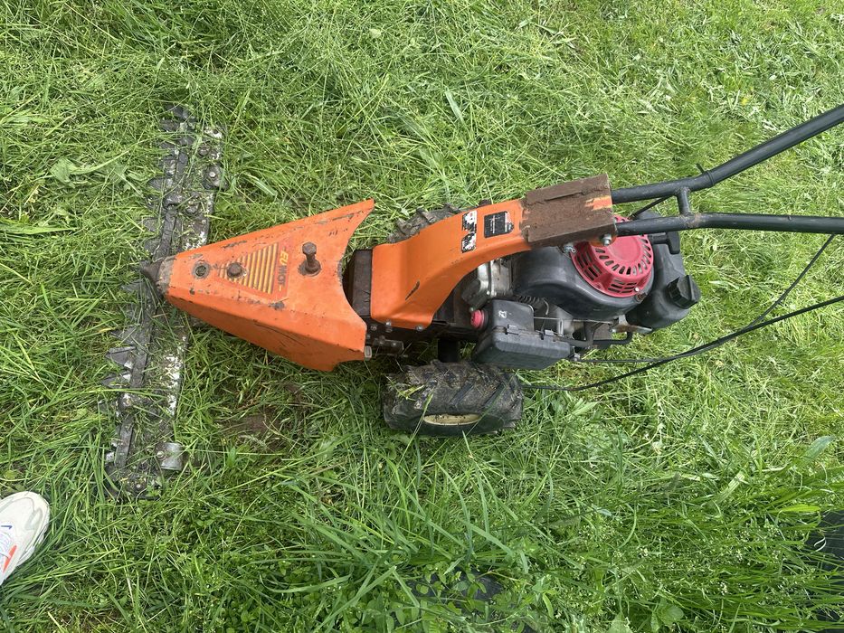 Motocositoare Gardenline cu motor Honda 5.5 CP