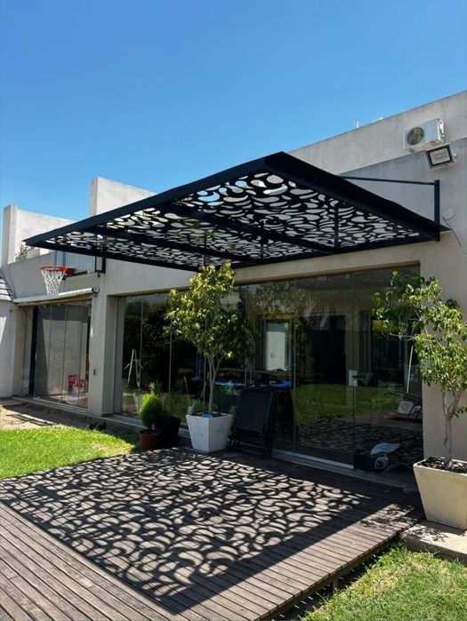 Pergole Metalice de Grădină & Foișoare – Fabricate Manual la Comandă