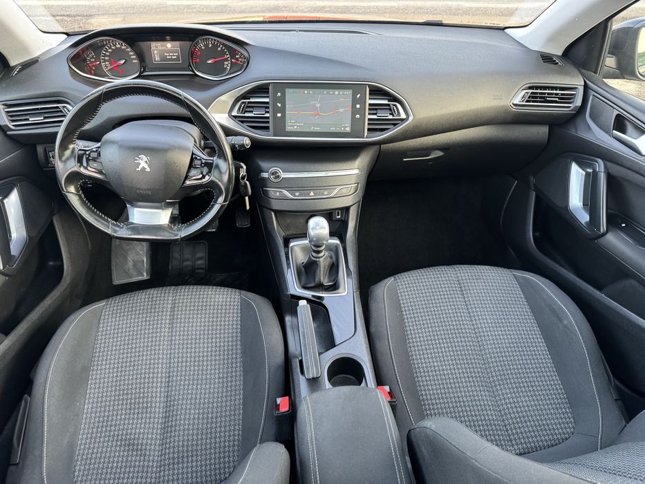 Peugeot 308 **line assist **navi**Panorama**2019*Rate/avans zero*