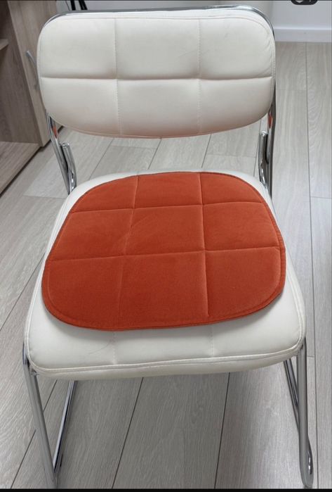 Продам стулья офисные