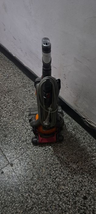 Прахосмукачка Dyson DC 24