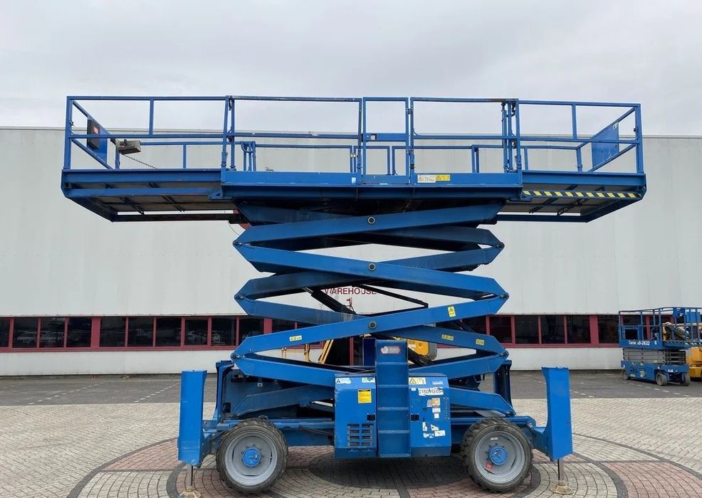 Inchiriere Nacela Diesel 12m inaltime de lucru