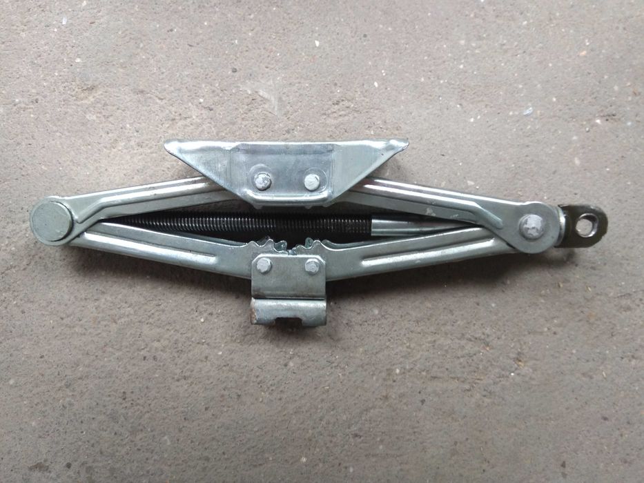 Крик с манивела за Toyota Corolla Wagon 2001-2007 г.