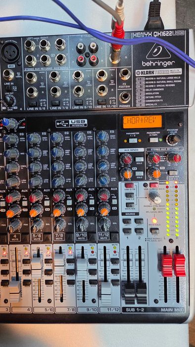 Behringer Xenyx QX1204USB