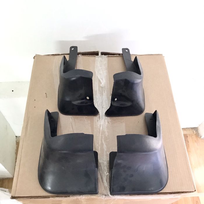 Брызговики Королла Е150/180