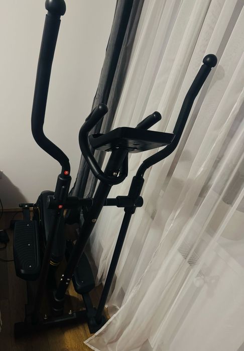 Bicicletǎ eliptica magnetica TECHFIT E410N