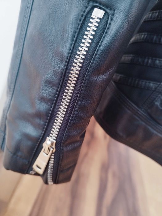 Ново кожено яке размер ХС/С