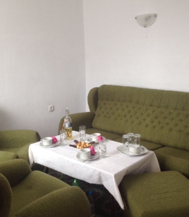 3. Два. масленозелени футьоила на колелца -
Цена: по 50 лв единият.