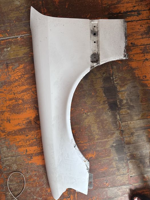 Левое крыло w202