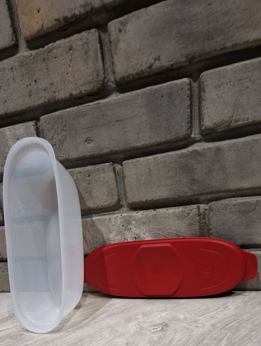 Продам контейнер "Салями" Tupperware