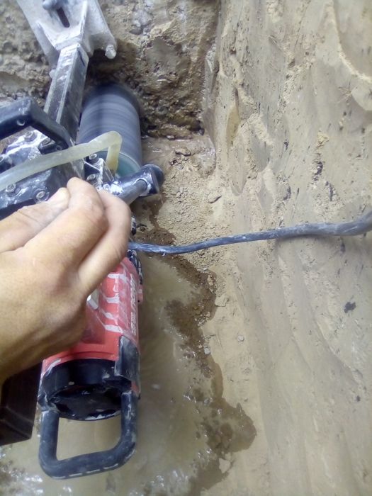 Алмазний бур бетон тешиш