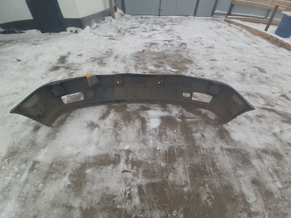 Бампер передний.