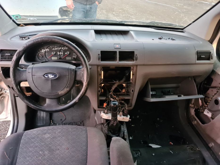 Ford Tourneo Connect 1.8tdci Форд Турнео Коннект 1.8тдци-на части!!