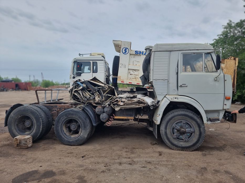 Продам тягач Камаз