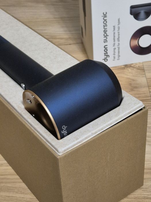 Продам Dyson Supersonic фен Blue